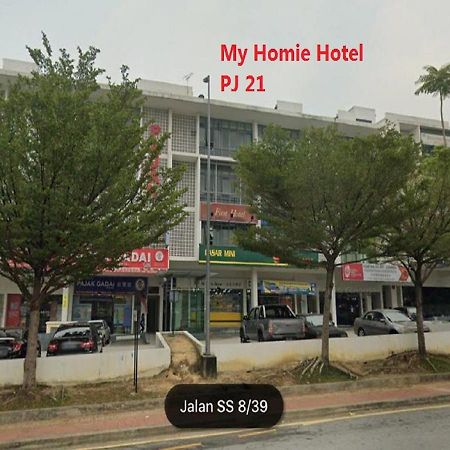 My Homie Hotel Pj Петалинг-Джая Экстерьер фото